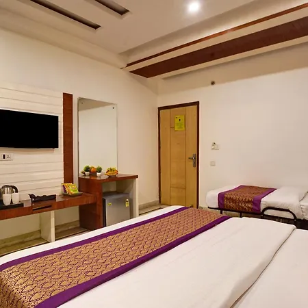 The Hindustan International - Traveller'S Choice Award 2025 Best Of Best Winning Hotel New Delhi Exterior photo