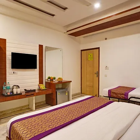The Hindustan International - Traveller'S Choice Award 2025 Best Of Best Winning Hotel New Delhi Exterior photo