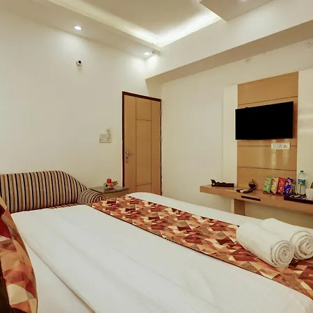 The Hindustan International - Traveller'S Choice Award 2025 Best Of Best Winning Hotel New Delhi Exterior photo