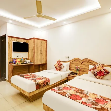 The Hindustan International - Traveller'S Choice Award 2025 Best Of Best Winning Hotel New Delhi Exterior photo