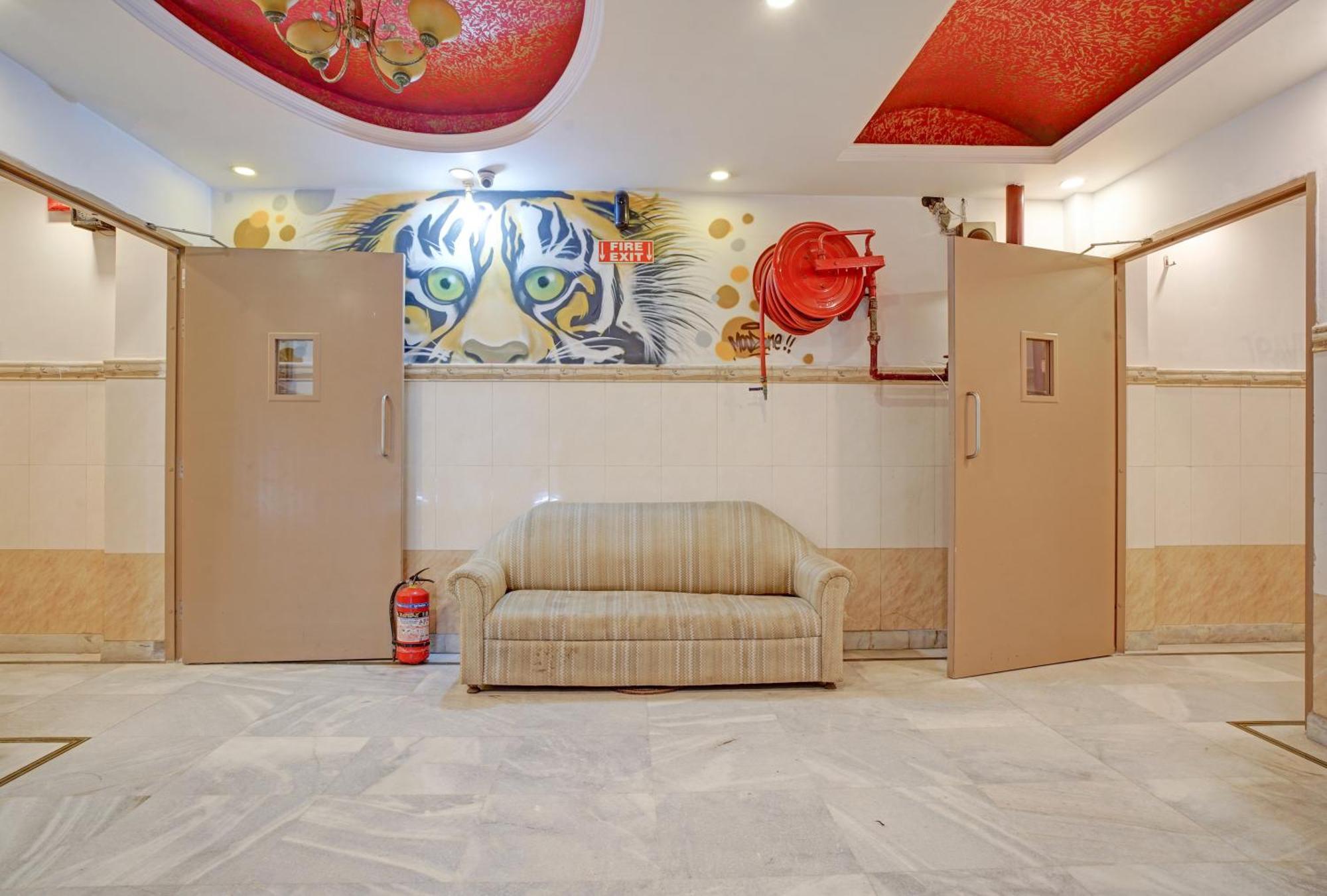 Hotel The Hindustan International - Traveller's Choice Award 2025 Of Winning New Delhi