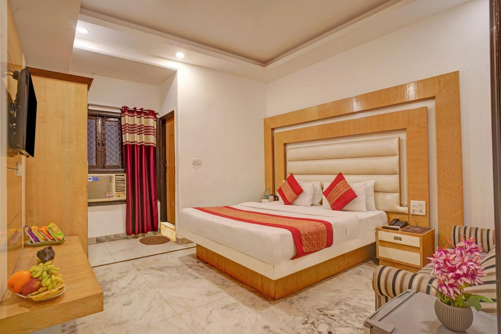 Hotel The Hindustan International - Traveller's Choice Award 2025 Of Winning