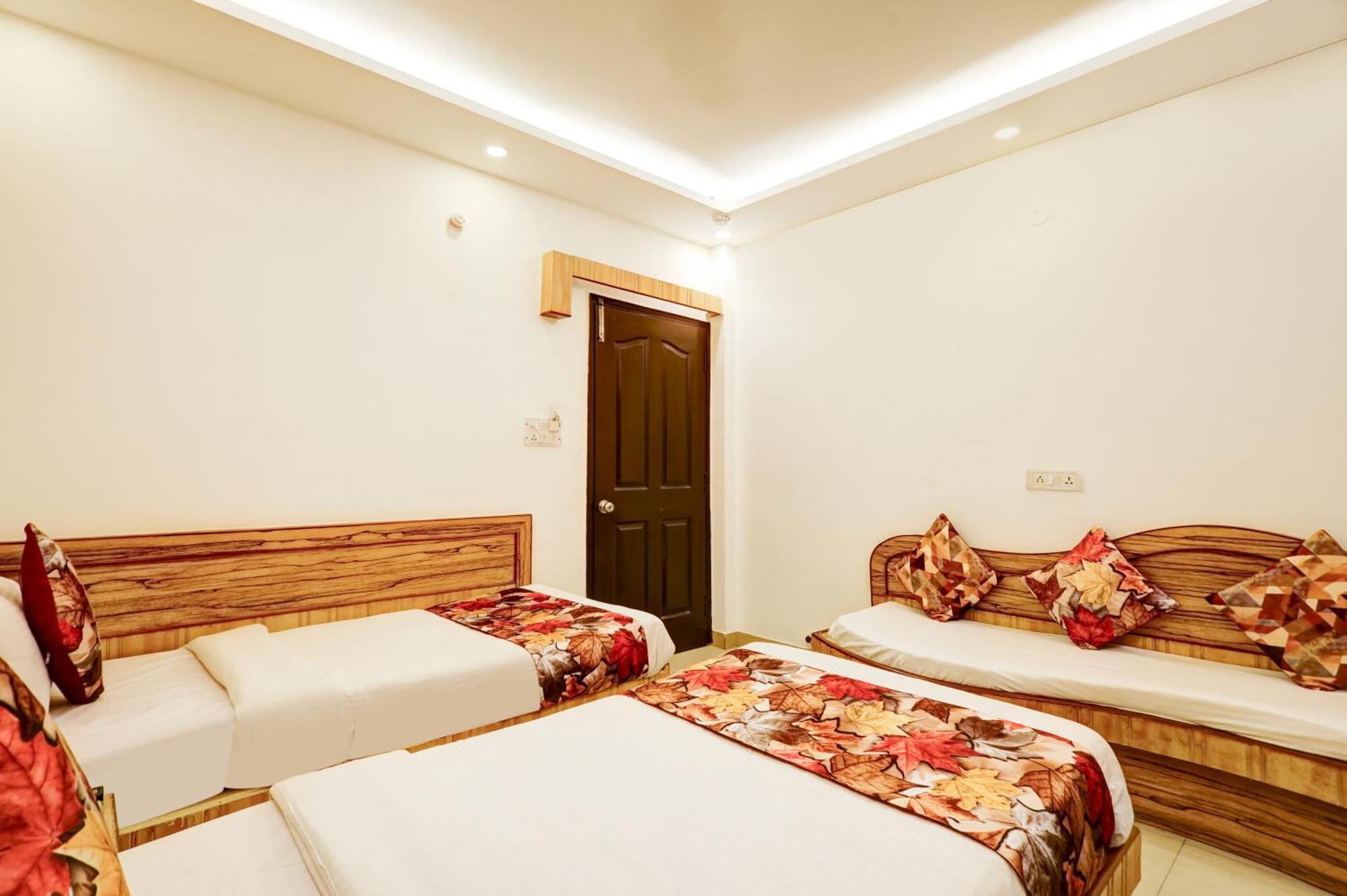 Hotel The Hindustan International - Traveller's Choice Award 2025 Of Winning